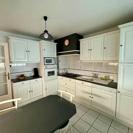 Lejlighed F3 Plein Coeur Centre Fd Avec Parking Montrognon *