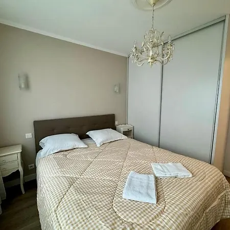 F3 Plein Coeur Centre Fd Avec Parking Montrognon