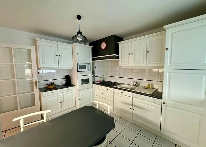 Апартаменты F3 Plein Coeur Centre Fd Avec Parking Montrognon *