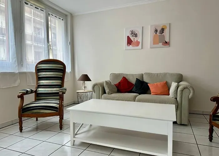 F3 Plein Coeur Centre Fd Avec Parking Montrognon Апартаменты