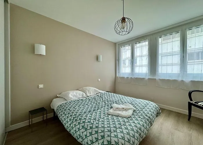 Апартаменты F3 Plein Coeur Centre Fd Avec Parking Montrognon *